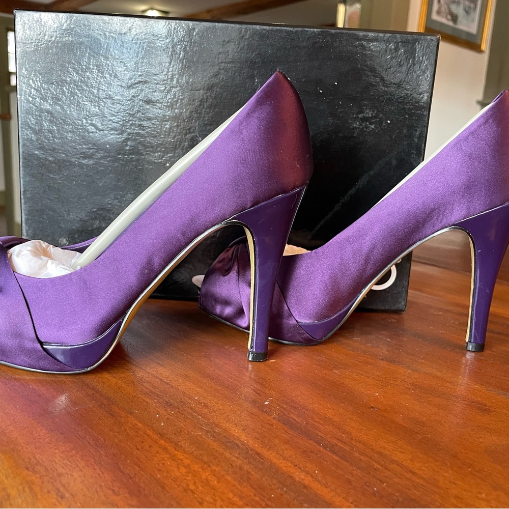 RSVP Rachel - Julie Lynn Purple Stiletto Heels with Peep-Toe Design size 5M NEW - Picture 5 of 8